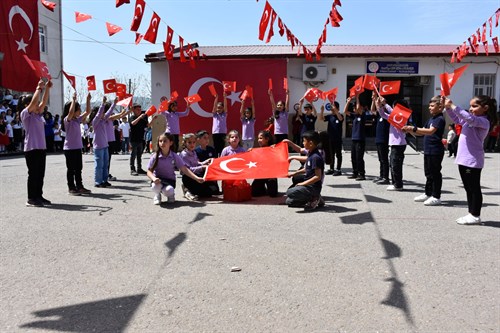 23 Nisan Ulusal Egemenlik ve Çocuk Bayramı İlçemizde Coşkuyla Kuttlandı 